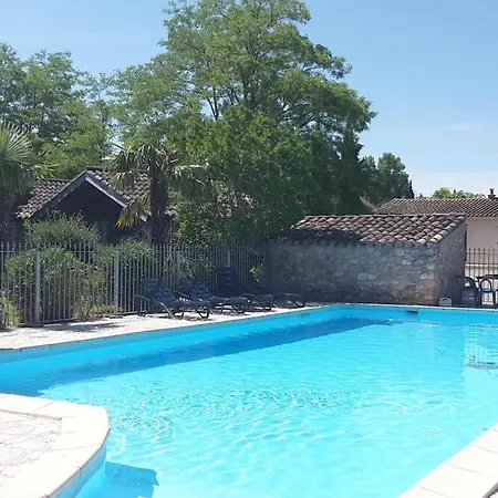 別荘 Mirabel #3, Maisonette, Terrace And Pool Access *